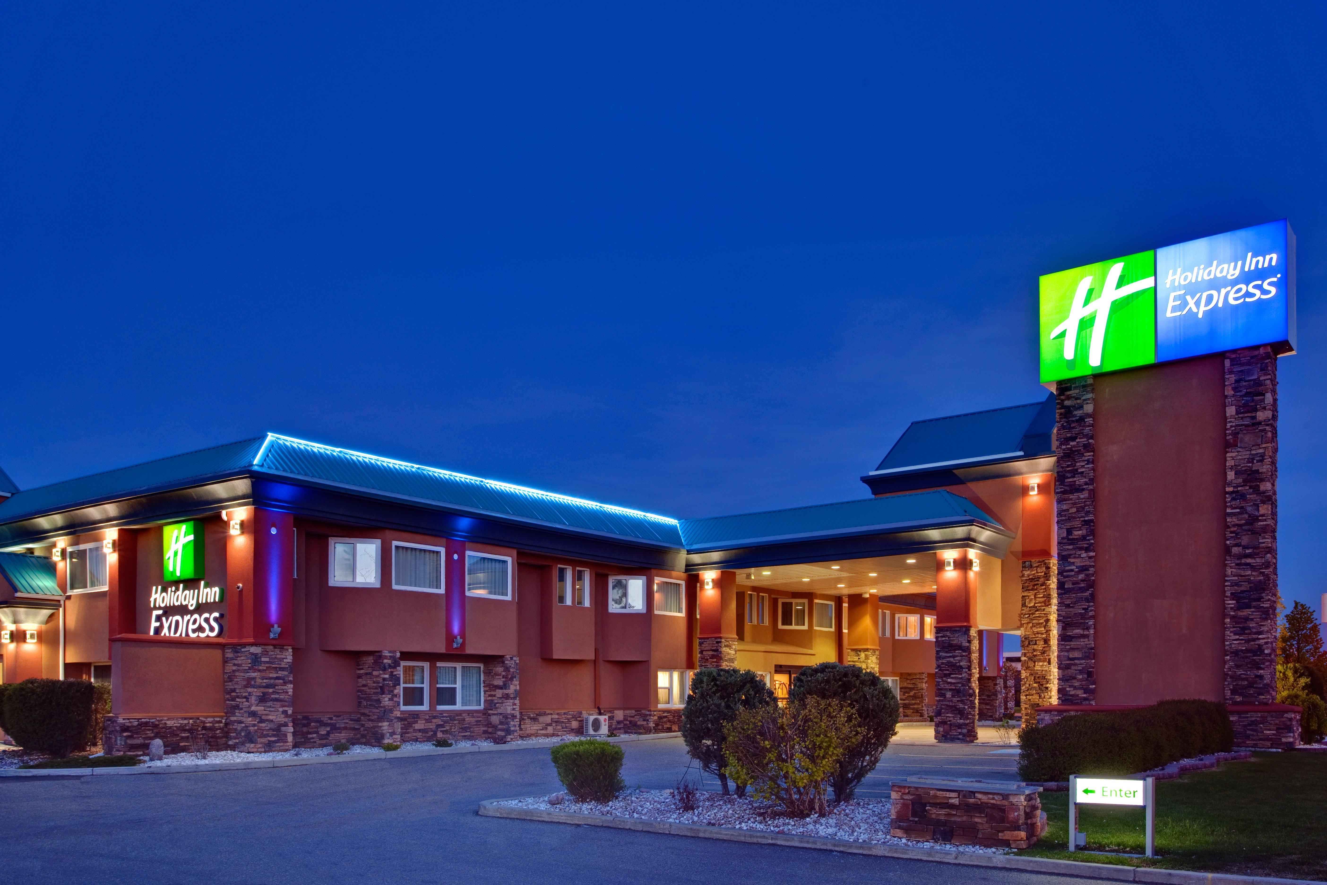 Holiday Inn Express Red Deer By Ihg Екстер'єр фото