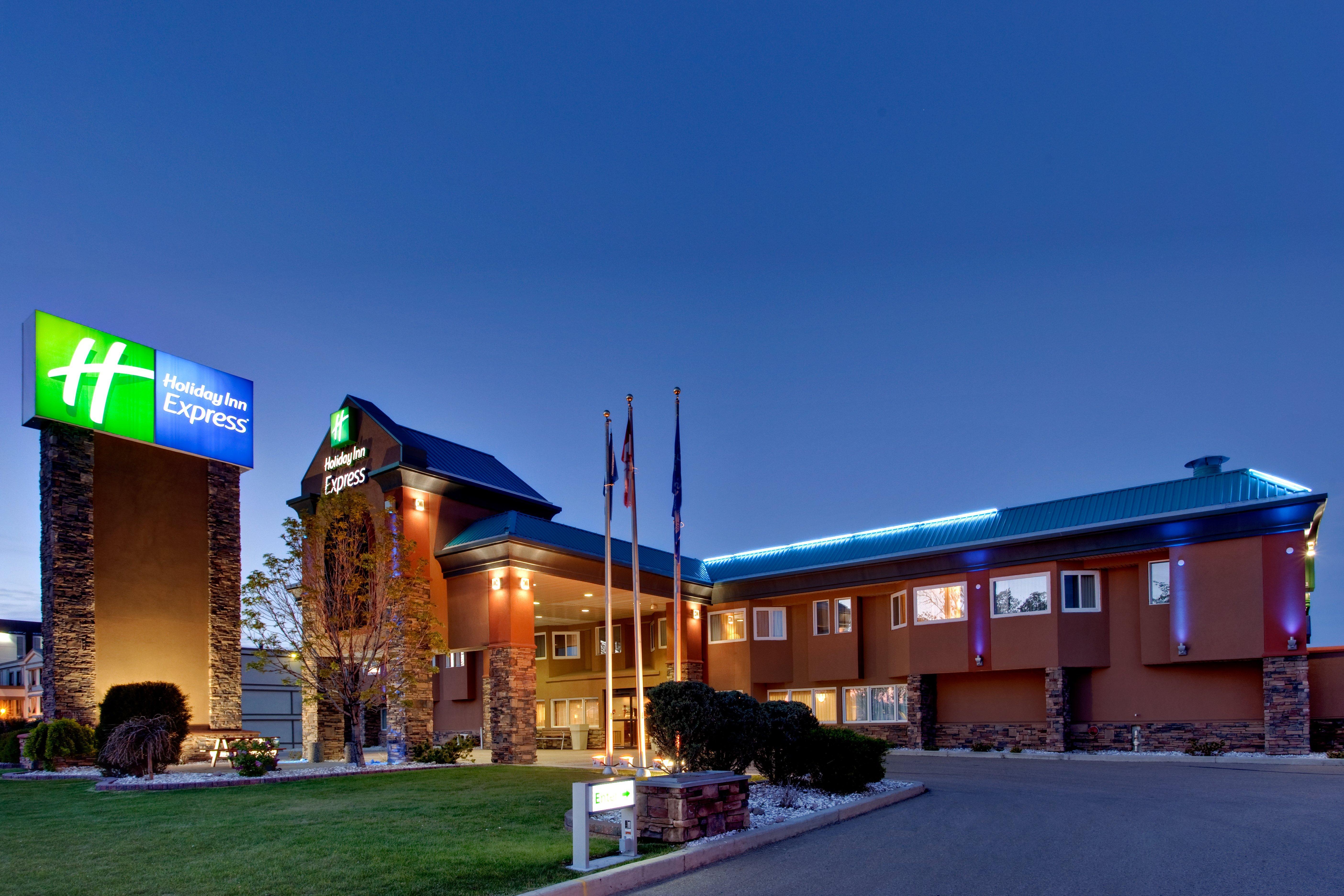 Holiday Inn Express Red Deer By Ihg Екстер'єр фото