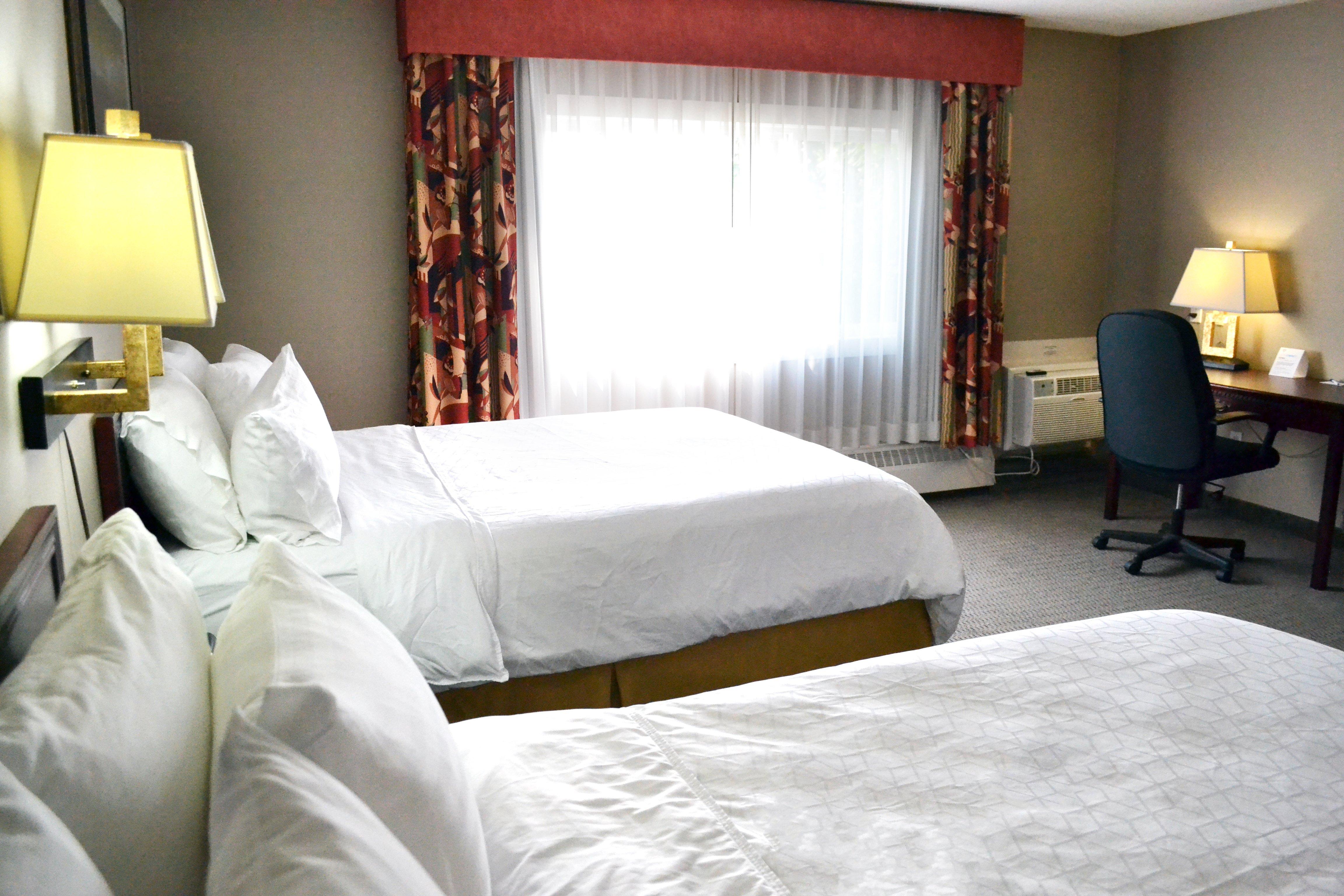 Holiday Inn Express Red Deer By Ihg Екстер'єр фото