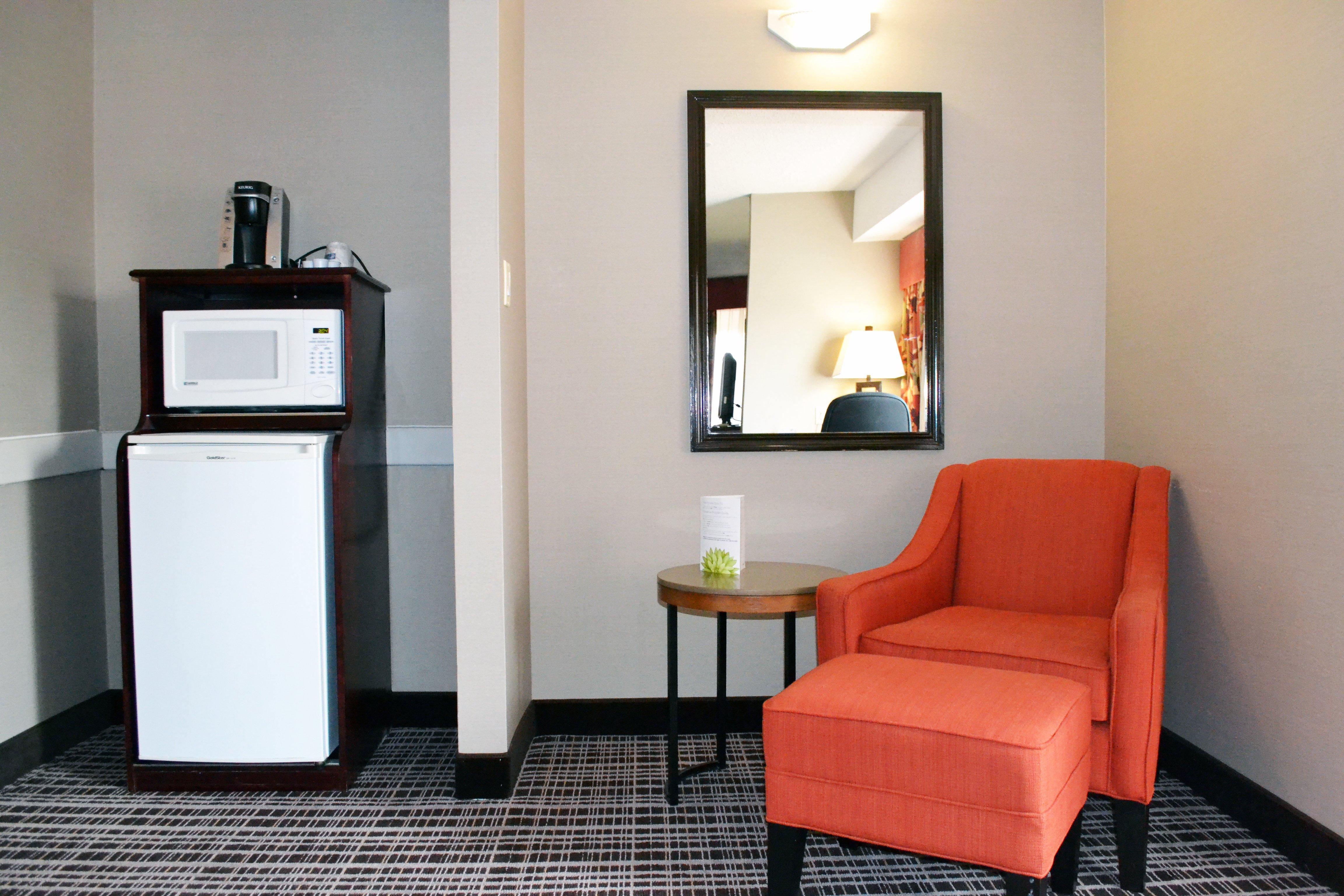 Holiday Inn Express Red Deer By Ihg Екстер'єр фото
