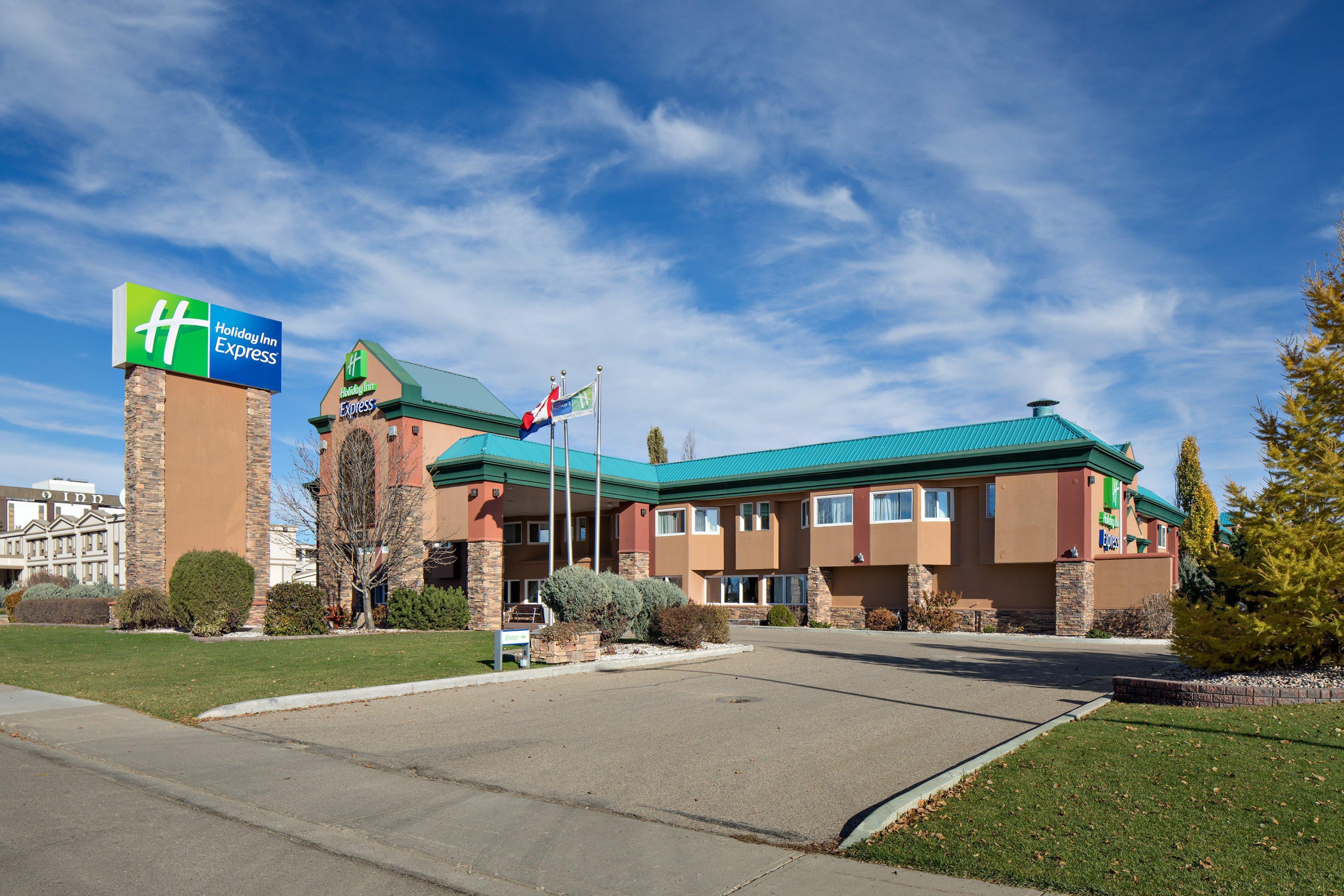 Holiday Inn Express Red Deer By Ihg Екстер'єр фото