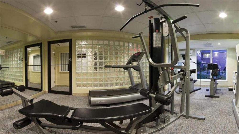 Holiday Inn Express Red Deer By Ihg Екстер'єр фото